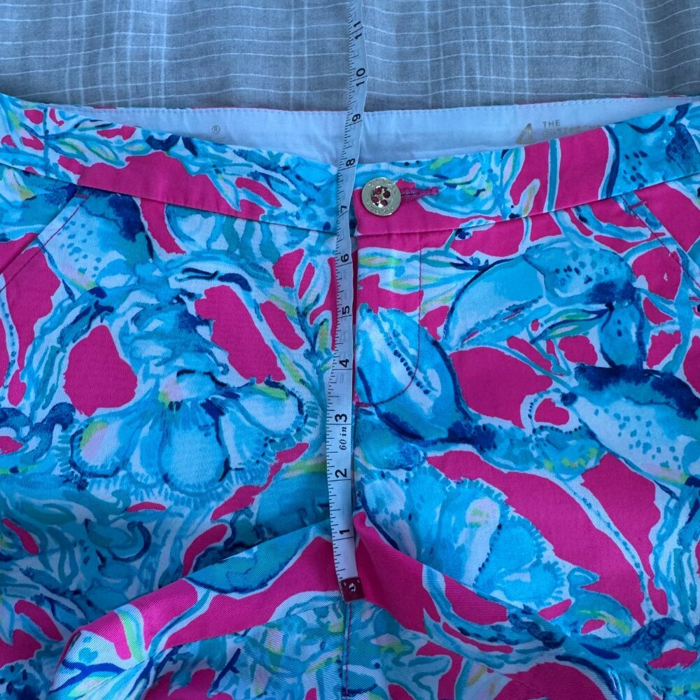 Lilly Pulitzer Buttercup Stretch Shorts in Lobsters in Love Pattern - Picture 9 of 11